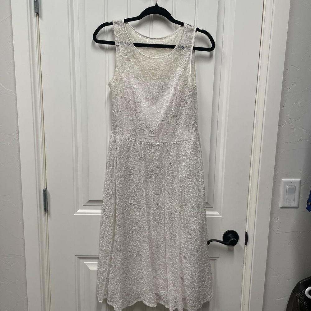 R&M Richards White Lace Midi Dress